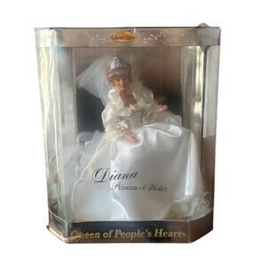 1997 Collector’s Edition Diana Princess of Wales Queen of People's Hearts Doll
